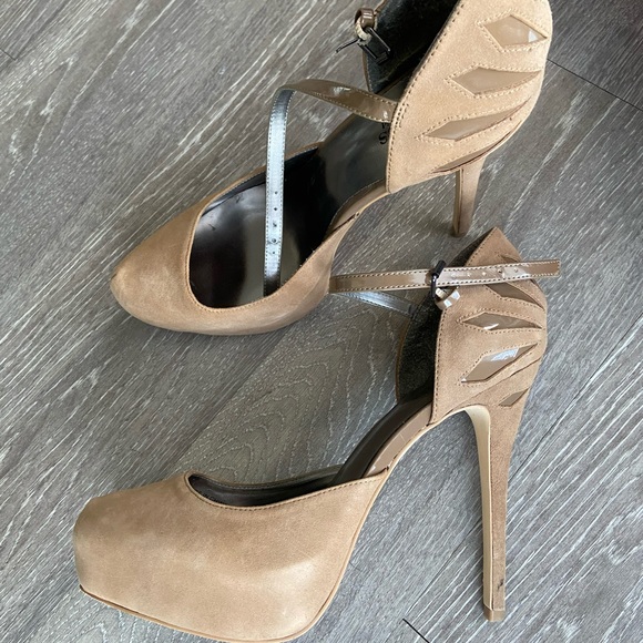 Charles by Charles David Suede Platform Heels - Picture 4 of 6